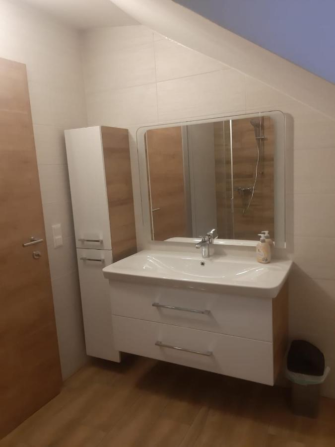 Ferienwohnung Anika Kleinlobming Ngoại thất bức ảnh